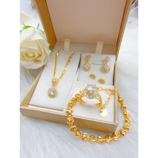 Mua 3 tặng 1, combo 3món bộ trang sức dây chuyền, lắc tay, hoa tai tặng nhẫn, trang sức màu vàng 18 k, Titan cao cấp .