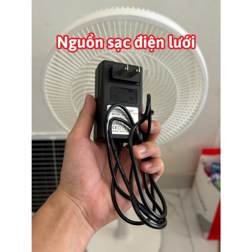 Quạt Năng Lượng Mặt Trời Tích Điện SinicHome Kiểu Chân Quỳ 14, 16inch, 12 Cấp Gió, Cổng Sạc Điện Thoại USB và Type C