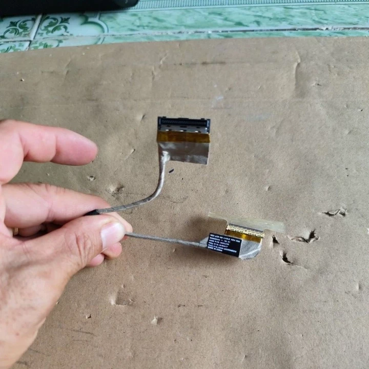 cáp VGA màn hình laptop Lenovo ThinkPad T420 ,ID TP00015A cũ, đang xài tháo bán