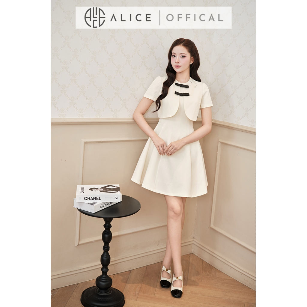 Váy Tiểu Thư Alice Chất Xước Hàn Ép Mùng, Đầm Chữ A Dáng Ngắn Cổ Đính Nơ Đen Nổi Bật T550