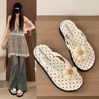 Dép kẹp xỏ ngón đi biển, đi chơi đế cao cao su chống trơn trượt hoạ tiết chấm bi Mã T036