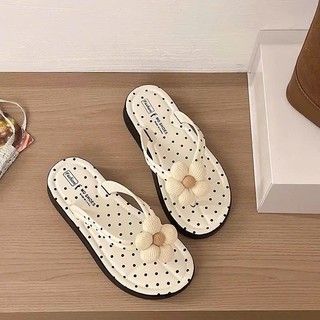 Dép kẹp xỏ ngón đi biển, đi chơi đế cao cao su chống trơn trượt hoạ tiết chấm bi Mã T036