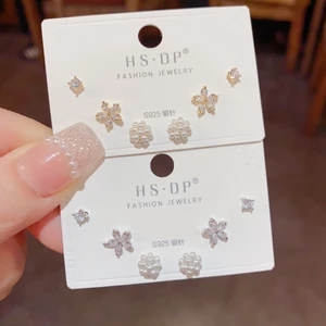 V.I.T Accessories | Set bông tai hoa đính đá 6 chiếc (2 màu)