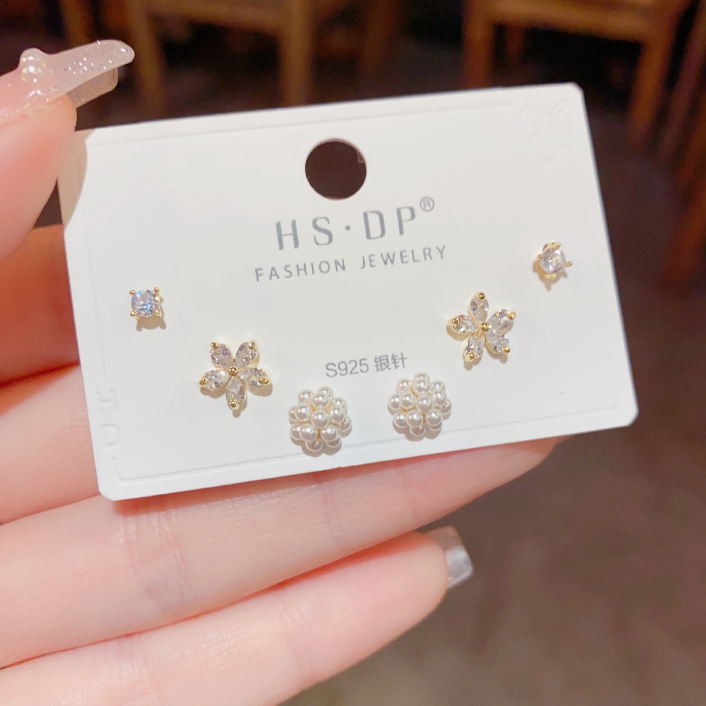 V.I.T Accessories | Set bông tai hoa đính đá 6 chiếc (2 màu)