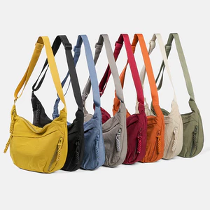 TÚI ĐEO CHÉO VẢI DÙ PHOM VỪA -UNISEX -MS11M