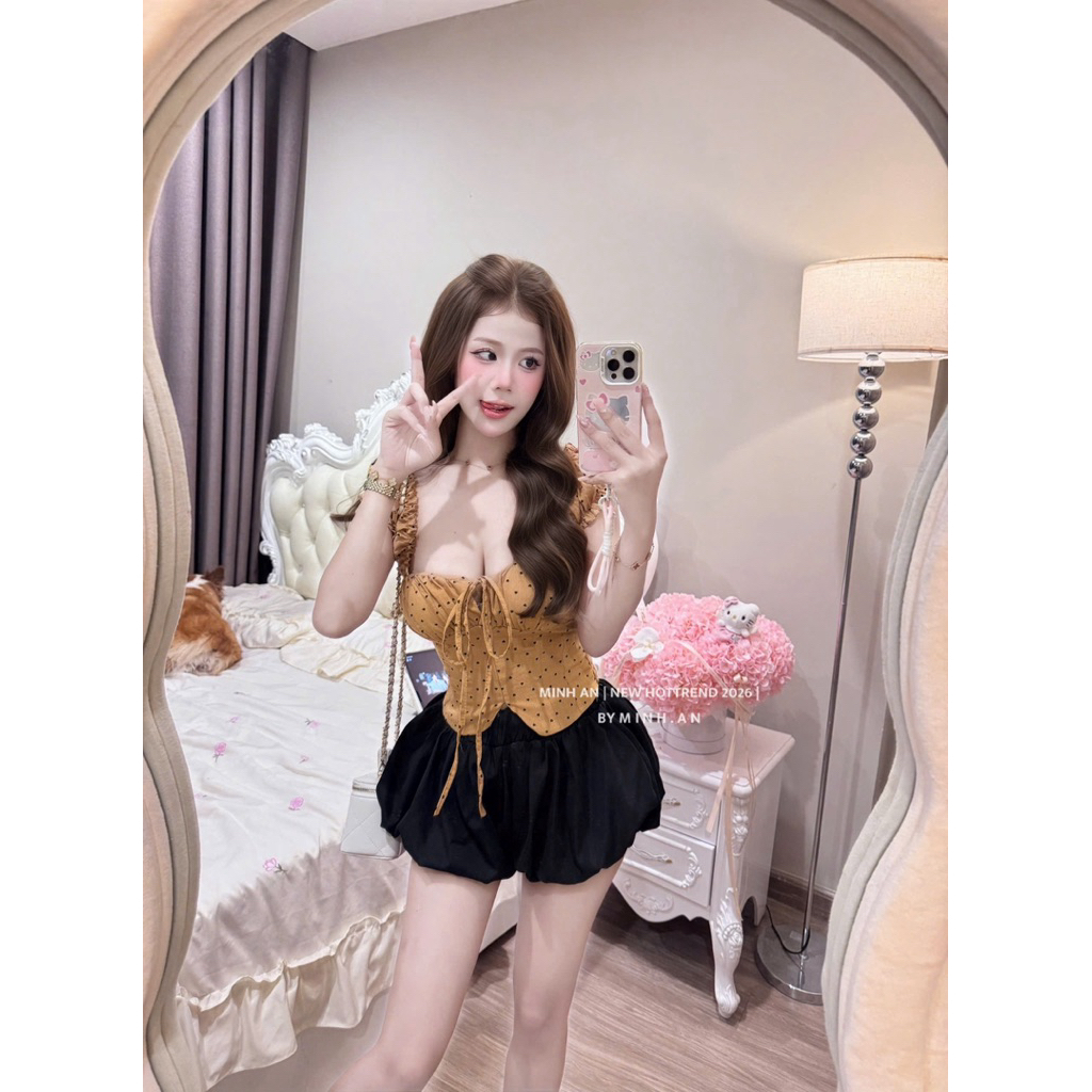 Set áo chấm bi tay bồng chân váy bí xinh
