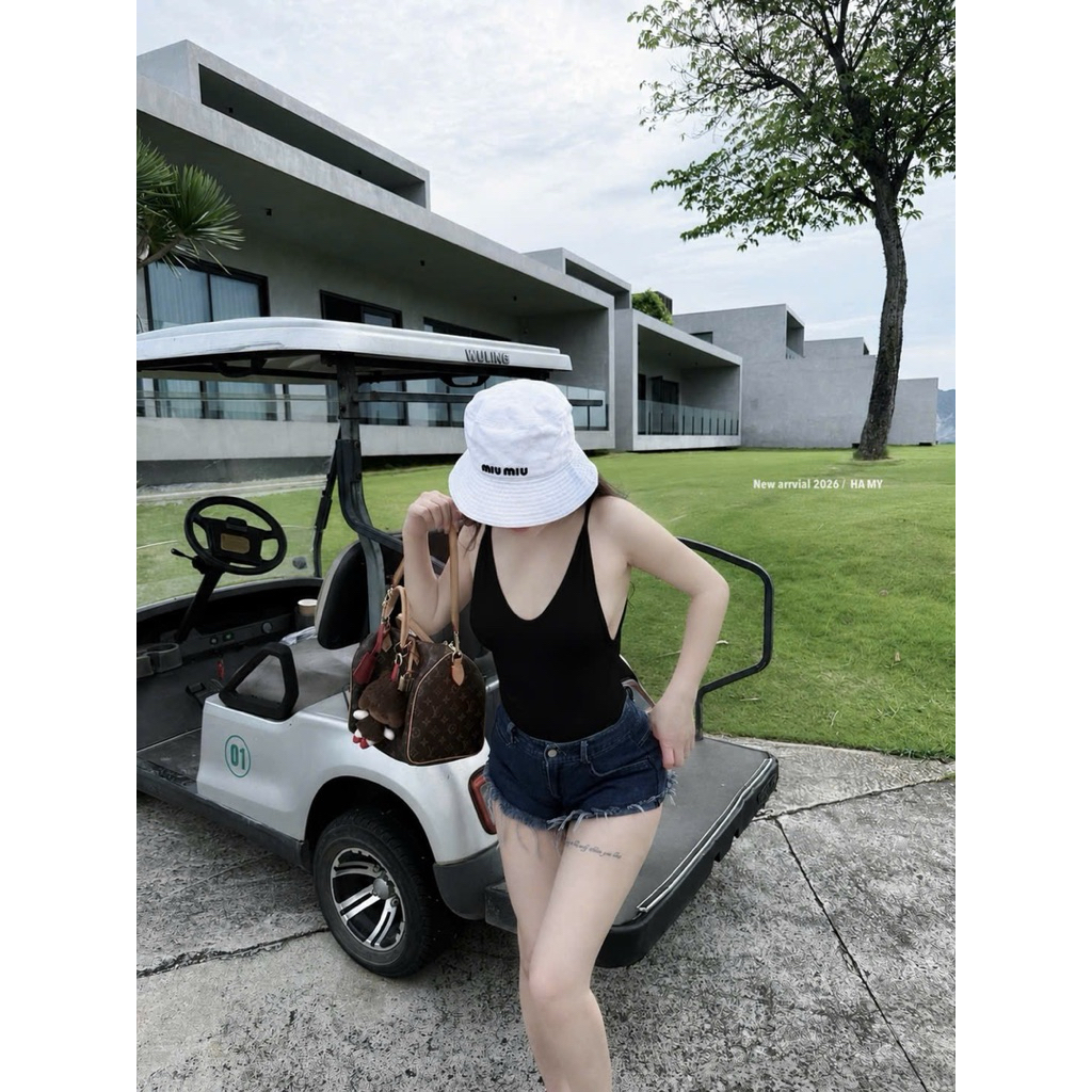 Áo bodysuit 2 dây hở lưng basic trẻ trung