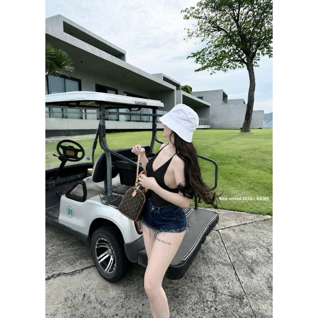Áo bodysuit 2 dây hở lưng basic trẻ trung