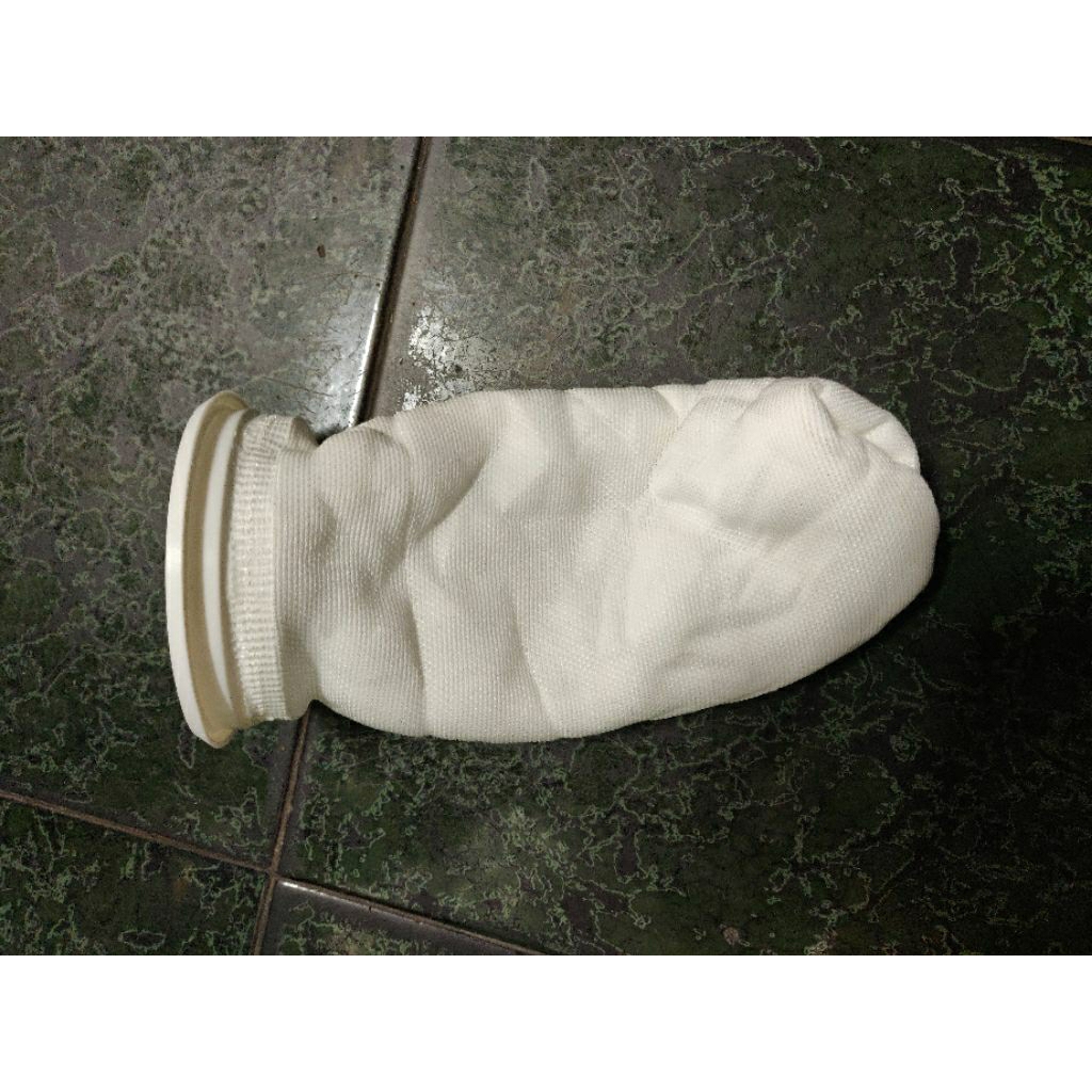 Đài thu bụi mịn hồ cá, vòng nhựa giữ cặn hồ cá.