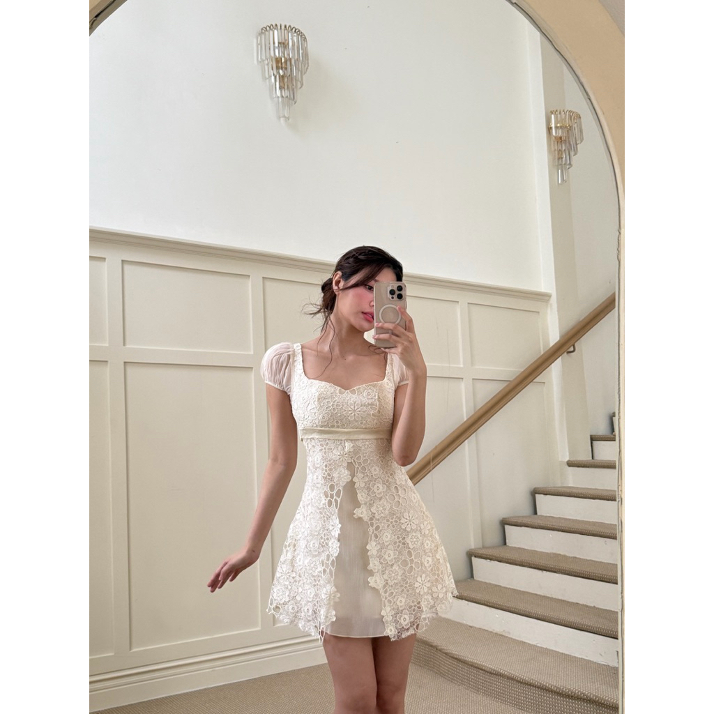 Krixi Dress thiết kế dáng chữ A tay bồng phong cách tiểu thư dự tiệc