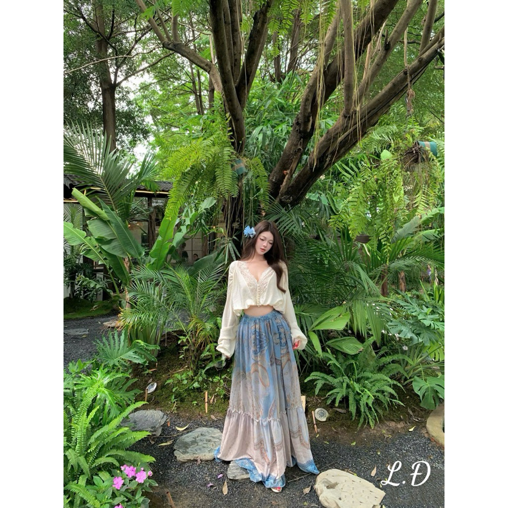 Set áo sơ mi phối ren chân váy maxi loang