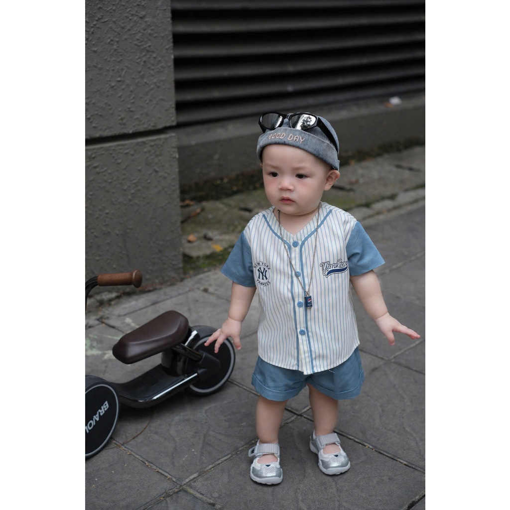 Bộ Đồ Bé Trai Baseball Yankees,Áo Baseball Sọc Xanh+Quần Short Cotton,Bộ Quần Áo Bé Trai Mùa Hè A23