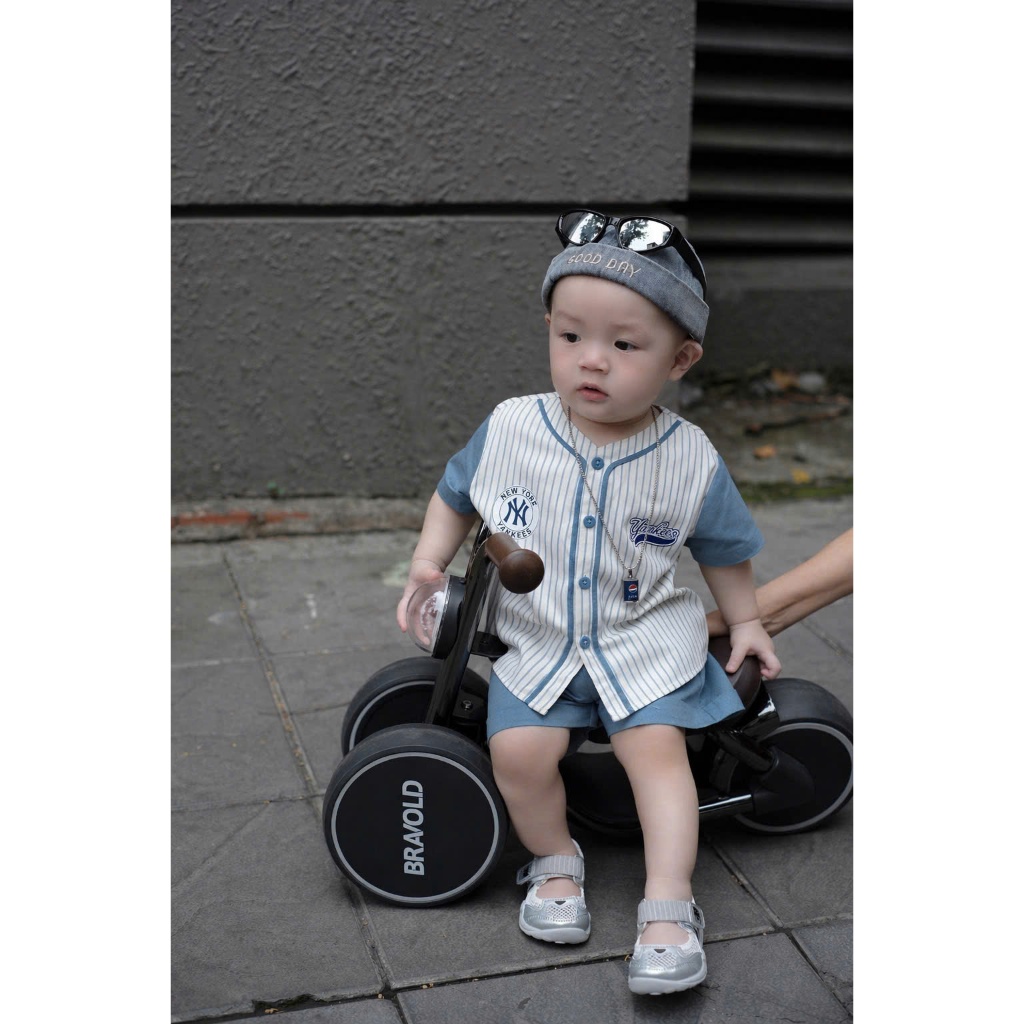 Bộ Đồ Bé Trai Baseball Yankees,Áo Baseball Sọc Xanh+Quần Short Cotton,Bộ Quần Áo Bé Trai Mùa Hè A23