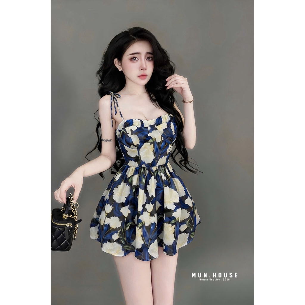Váy 2 dây buộc cái fom xinh đét lun. Có mút độn chất tầm hàn nhìn xịn lắm lun ( kèm quần bảo hộ rời )