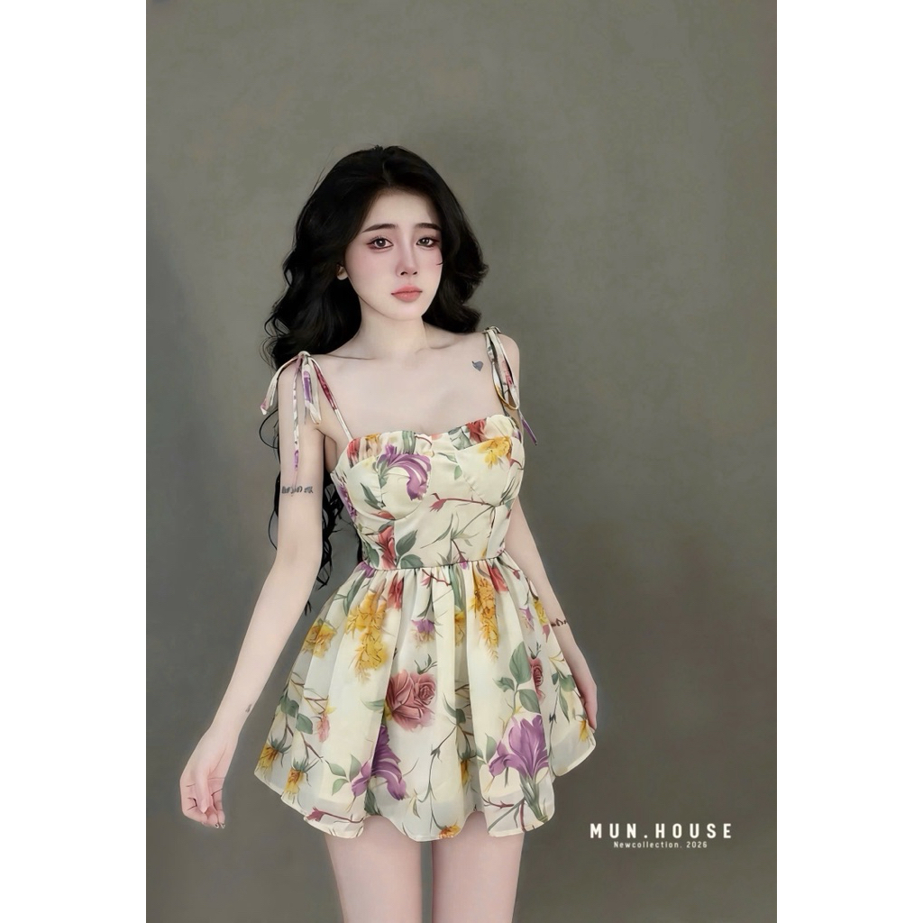 Váy 2 dây buộc cái fom xinh đét lun. Có mút độn chất tầm hàn nhìn xịn lắm lun ( kèm quần bảo hộ rời )