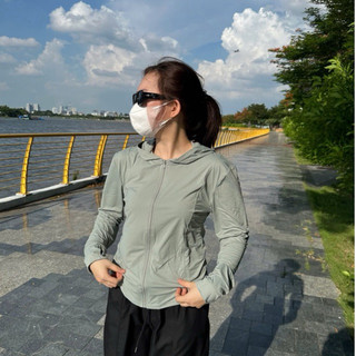 Áo Chống Nắng Ôm Body Tập Gym Tập Yoga Có Nón Chống Tia UV >99%, UPF 50+ Dáng Ngắn Thun Lạnh Co Dãn 2 Chiều REDSTORE