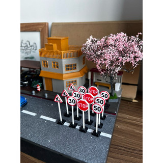 12 trụ biển báo giao thông 4 loại tỉ lệ 1/64 trang trí diorama trưng bày xe hotwheels- phụ kiện mô hình tỉ lệ 1/64