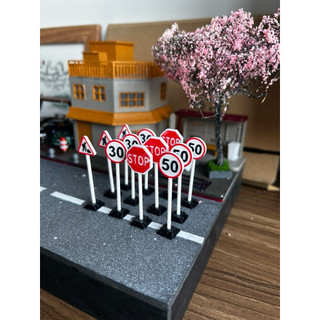 12 trụ biển báo giao thông 4 loại tỉ lệ 1/64 trang trí diorama trưng bày xe hotwheels- phụ kiện mô hình tỉ lệ 1/64