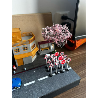 12 trụ biển báo giao thông 4 loại tỉ lệ 1/64 trang trí diorama trưng bày xe hotwheels- phụ kiện mô hình tỉ lệ 1/64
