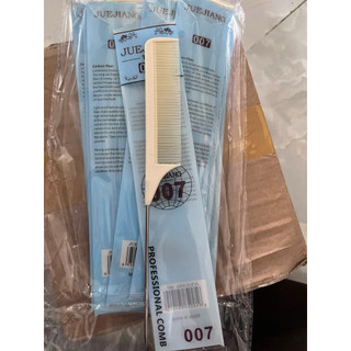 Lược đuôi nhọn chuyên nghiệp 007-A13 được sự dụng rổng rải tại các salon