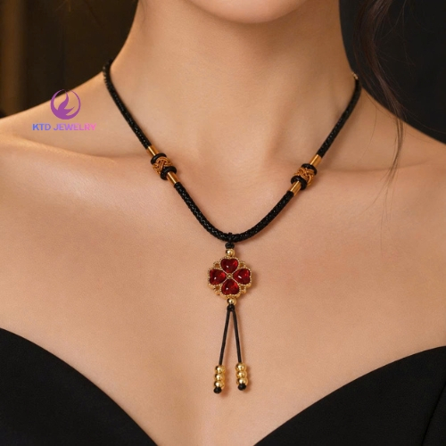 Vòng cổ handmade KATEDA mix charm cỏ bốn lá - có dây rút điều chỉnh tặng kèm hộp đựng sang trọng