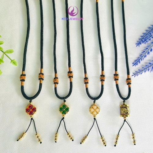 Vòng cổ handmade KATEDA mix charm cỏ bốn lá - có dây rút điều chỉnh tặng kèm hộp đựng sang trọng