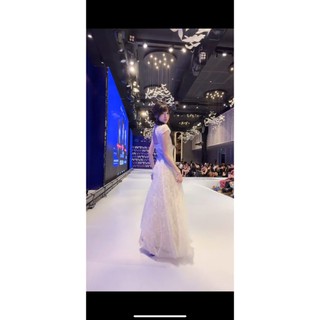 Đầm vintage dáng dài xòe phồng lộng lẫy thêu ren hoa lấp lánh thiết kế cổ tròn cộc tay