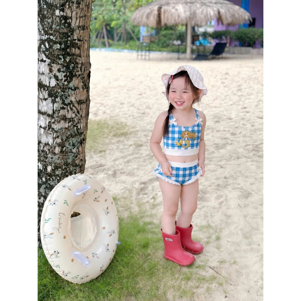 Set bikini bé gái, bộ đồ bơi đi biển bé gái áo hai dây kèm quần phối bèo xanh caro chất thun co giãn Size 10-28kg