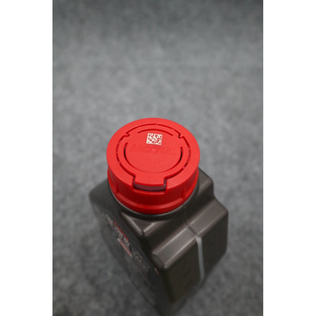 Dầu nhớt Motul 7100 chuyên xe máy 4T 10W-40 1 Lít ( Chính Hãng Motul )