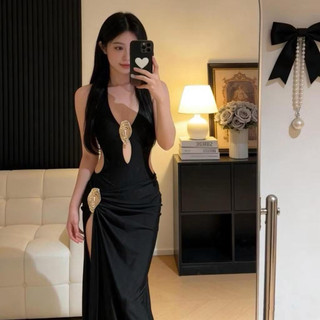 Set đi biển 2 món áo jumpsuit cột yếm khoét eo đính cham + chân váy fom đuôi cá xẻ tà sang chảnh ( Freesize < 55kg )