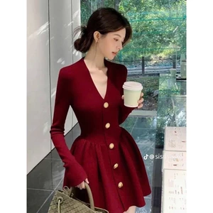 SET ĐẦM TAY DÀI ĐÍNH NÚT VÀNG PHỐI QUẦN SHORT, SET ĐỒ NỮ TIỂU THƯ THANH LỊCH | MEOINDAHOUSE