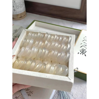 Nhẫn Bạch Nguyệt Quang - đá phong thuỷ tuấn trần