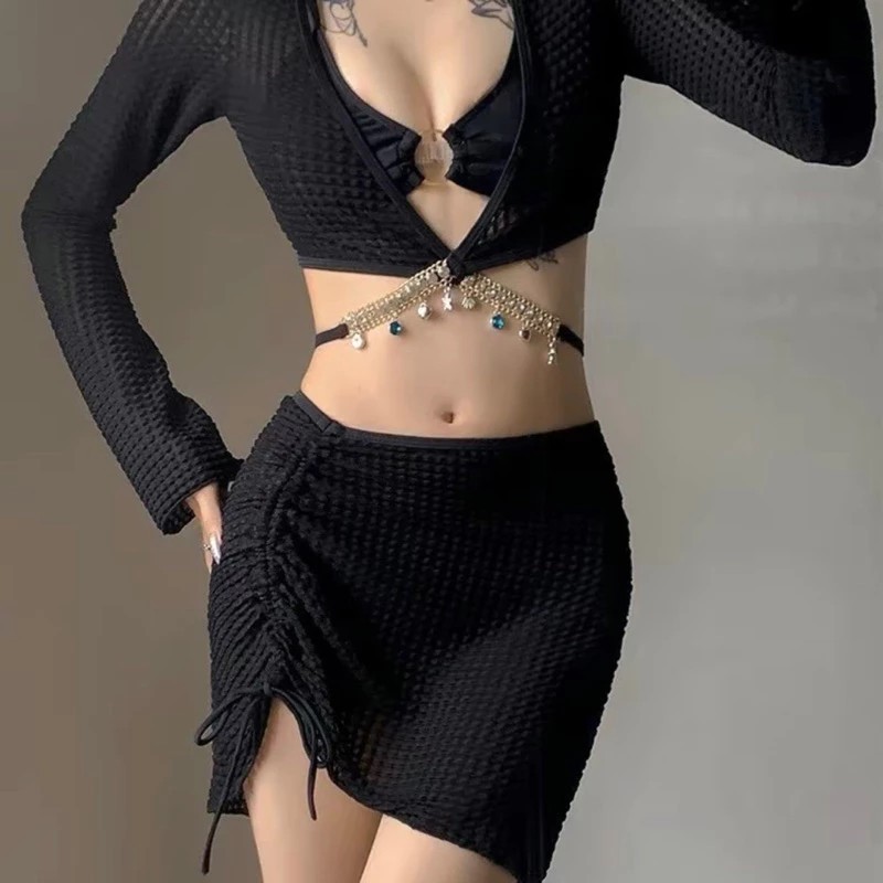 [Peinn] Set bikini 3 mảnh phối phụ kiện màu đen siêu sang chảnh | BigBuy360 - bigbuy360.vn