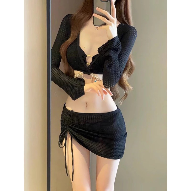 [Peinn] Set bikini 3 mảnh phối phụ kiện màu đen siêu sang chảnh | BigBuy360 - bigbuy360.vn
