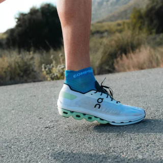 Tất Chạy Bộ Compressport Pro Racing Socks V4.0 Run Low - White/Black, Niagara Blue/White