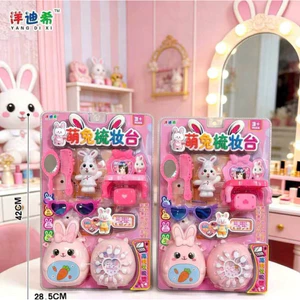 bộ đồ trang điểm hình thỏ