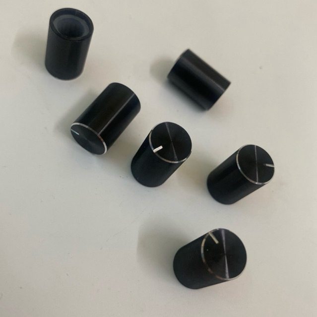 núm chiết áp nhôm CNC đen KT: 10*15mm - Trục tròn 6mm (Set 2)