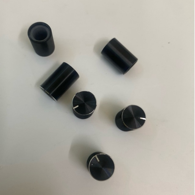 núm chiết áp nhôm CNC đen KT: 10*15mm - Trục tròn 6mm (Set 2)