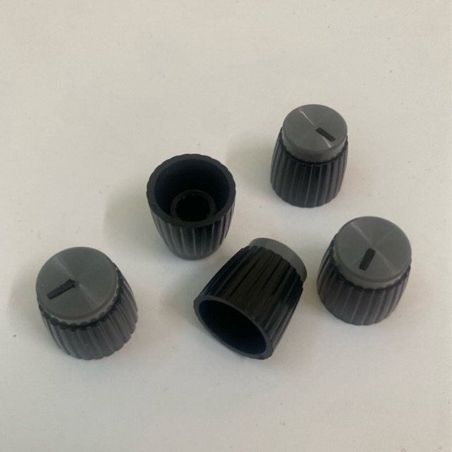Núm Vặn Volume nhựa cao cấp KT:20*16mm , ( Lỗ 6mm răng cưa ) màu xám đen như ảnh {2 Cái ]