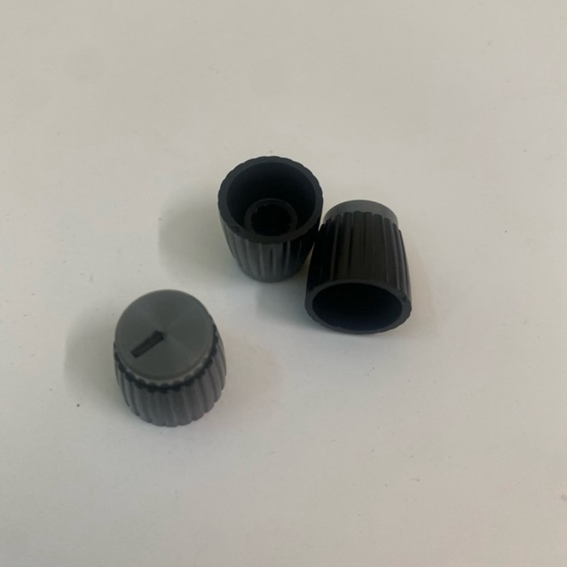 Núm Vặn Volume nhựa cao cấp KT:20*16mm , ( Lỗ 6mm răng cưa ) màu xám đen như ảnh {2 Cái ]