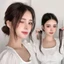 Tóc mái giả dài xoăn nhẹ. Tóc kẹp phồng 2 bên giống tóc thật.