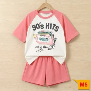 SET BỘ ĐỒ THUN UNISEX "90'S HITS" RETRO VIBE – THIẾT KẾ THỜI TRANG THEO GU RIÊNG CỦA BẠN!