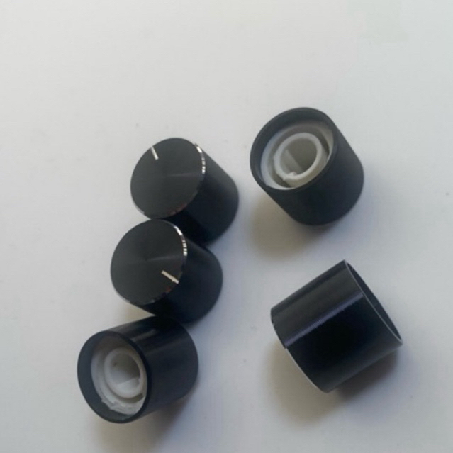 Núm vặn chiết áp nhôm phay đen - Kích thước 14.5x13mm, cán D bán nguyệt cao cấp cho Amply/Loa