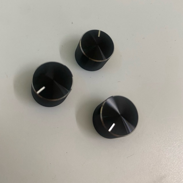 Núm vặn chiết áp nhôm phay đen - Kích thước 14.5x13mm, cán D bán nguyệt cao cấp cho Amply/Loa
