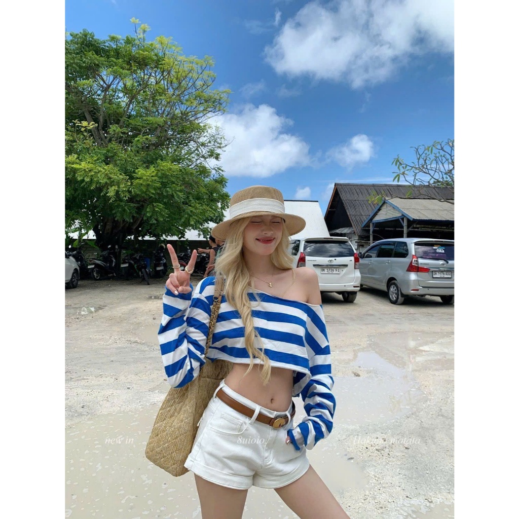 (sẵn)Áo trễ vai dài tay croptop kẻ xanh trắng dáng rộng chất cotton không viền ATV048 - Tiktik