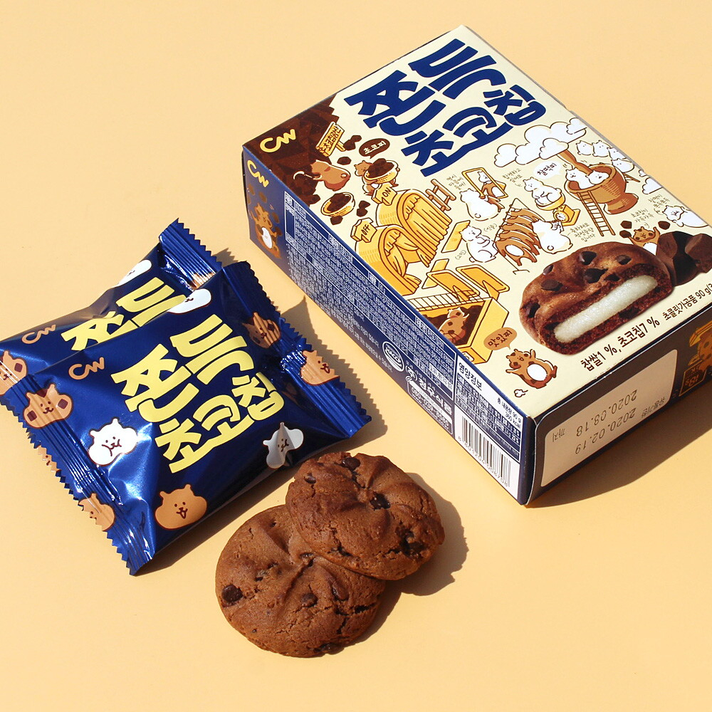 Bánh Quy Chocolate Chip Nhân Mochi Dẻo Cheongwoo 90G Hàn Quốc – Cookie Mềm Ẩm Kèm Hạt Chocolate Chip [DA17]