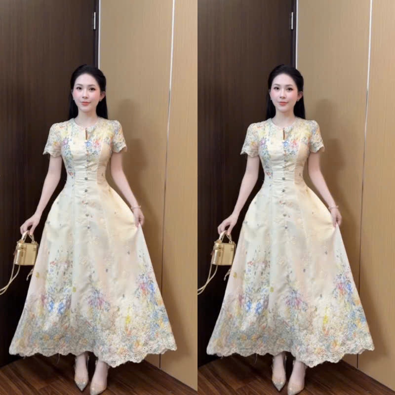 NH CLOTHER -Váy hoa nhí dáng dài xòe rộng cổ tàu xẻ chữ V đính hàng cúc giữa tay ngắn