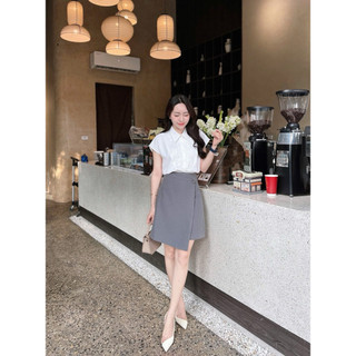 Áo sơ mi trắng phối ren hoa ngực