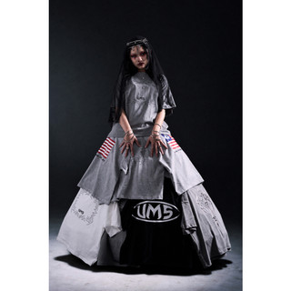Áo Thun Màu Xám Hình Khung Chất Liệu Cotton Logo UMS Form Boxy Phong Cách Streetwear Local Brand Việt Nam
