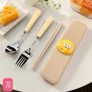 Set thìa dĩa có hộp đựng tiện lợi hoạ tiết phô mai